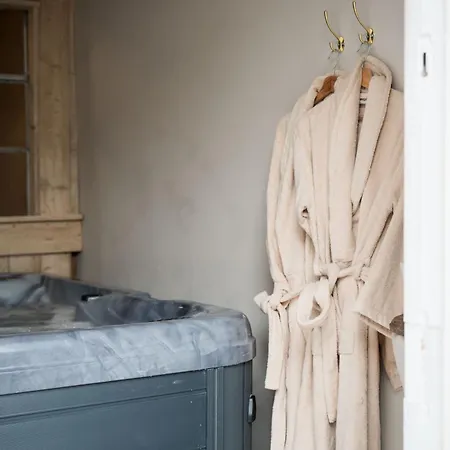 La Tête Penchée - Maison Duplex 2 Et Jacuzzi Deulemont