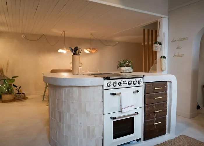 La Tete Penchee - Maison Duplex 2 Et Jacuzzi Holiday home *